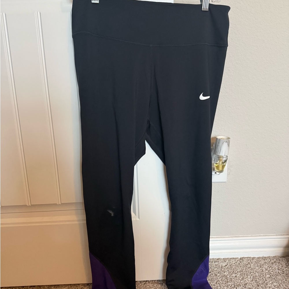 Nike Leggings in Black and Purple